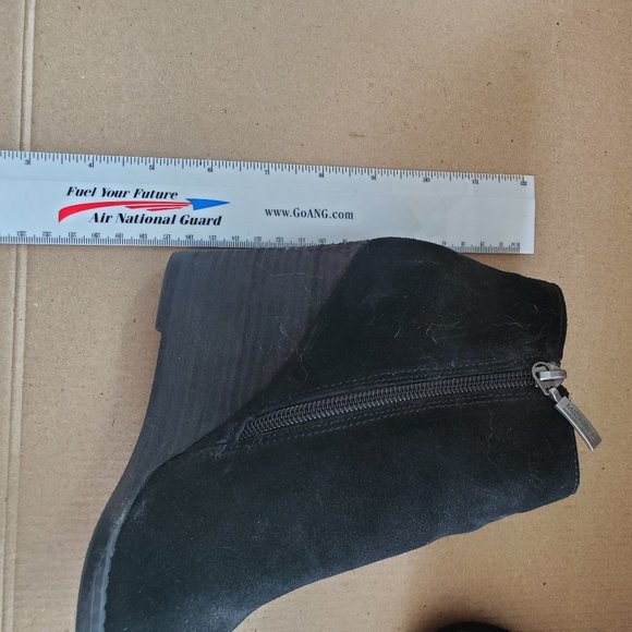Black suede wedge boots sz 6.5M - Picture 6 of 7